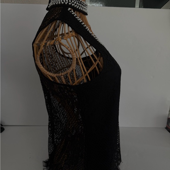 Clio Black Lace Sleeveless Blouse - Picture 10 of 12